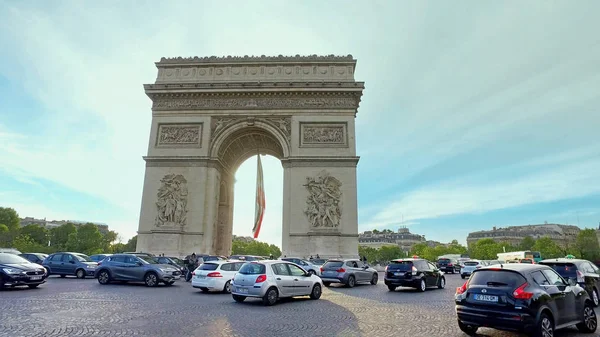 Paris França Por Volta Maio 2017 Tráfego Torno Famoso Arco — Fotografia de Stock