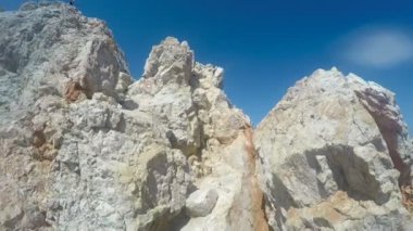 Dağcı pov kayalık dağ Zirvesi Triglav Julian Alps sıradağları üzerinde tırmanma seferi için