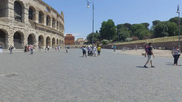 Řím Itálie Června 2017 Turistické Procházky Pov Colosseum Konstantinův Oblouk — Stock fotografie