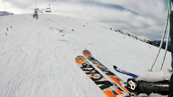 Bansko Bulgaristan Şubat 2018 Yaklaşık Neşeli Arkadaş Grubu Kaldırma Teleferik — Stok fotoğraf