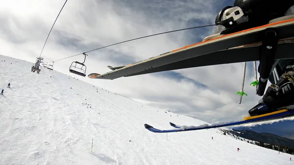 Bansko Bulgarien Circa Feb 2018 Skidåkare Som Sitter Ski Lift — Stockfoto