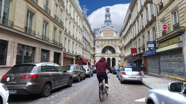 Paris Frankrike Maj 2017 Cykel Förbi Gatan Framför Bnp Paribas — Stockfoto