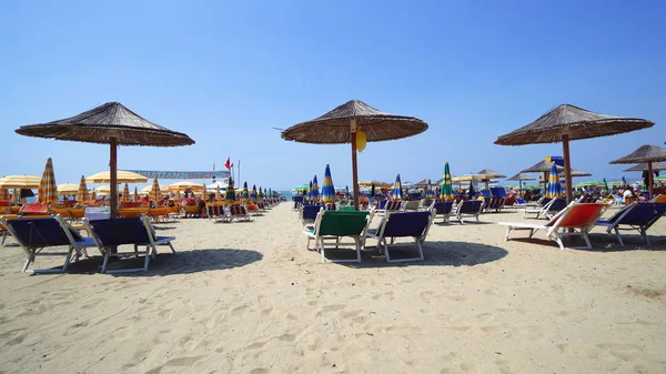 Beach Resort Słomkowy Umbrelas — Zdjęcie stockowe