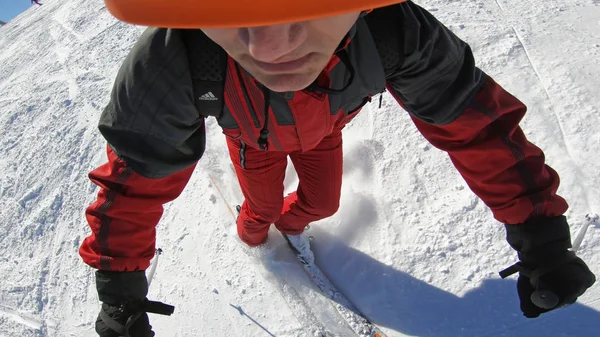 Freerider Esquiador Montaña Deslizándose Por Pendiente Vista Desde Cámara Montaje — Foto de Stock