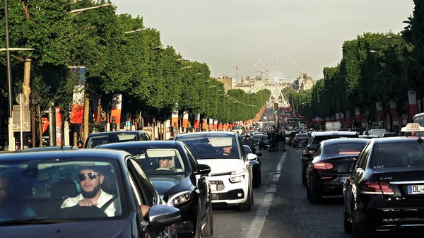 Paris Francja Circa Maja 2017 Ruch Alei Pól Elizejskich Champs — Zdjęcie stockowe