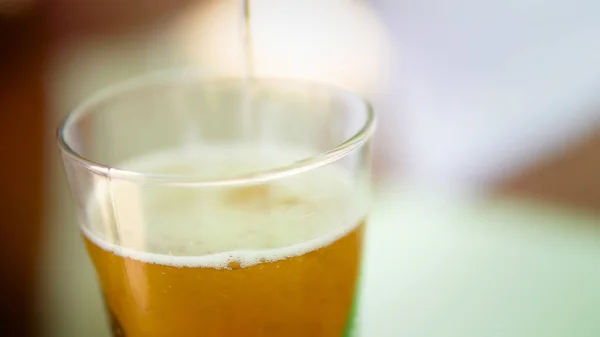 Selective Focus Fresh Cold Beer Pouring Glass — Stock Photo, Image