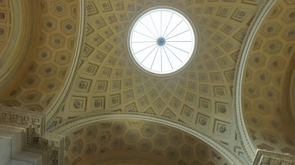梵蒂冈博物馆的游客波夫 天花板 — 图库照片
