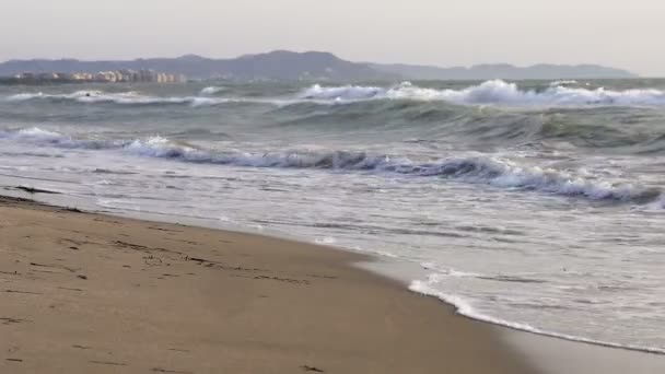 Deniz Fırtınası Sıçramasına Sahil Kumu Doğa Arka Plan Dalgalar — Stok video