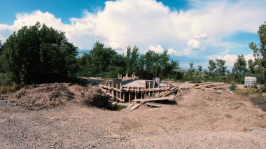 Roadworks gündüz inşaat köprü