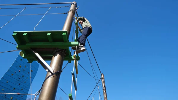 Happy Child Healthy Teenager School Boy Enjoying Activity Climbing Adventure — Stock Photo, Image