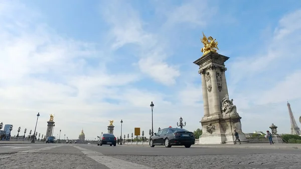法国巴黎 2017年5月11日 塞纳河上著名的亚历山大港三世桥 Pont Alexandre Iii 位于法国首都巴黎 — 图库照片