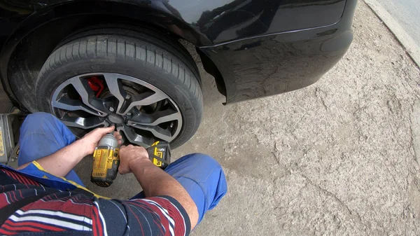 Kocani Macedonia Jun 2018 Low Section Male Mechanic Repairing Car — стоковое фото