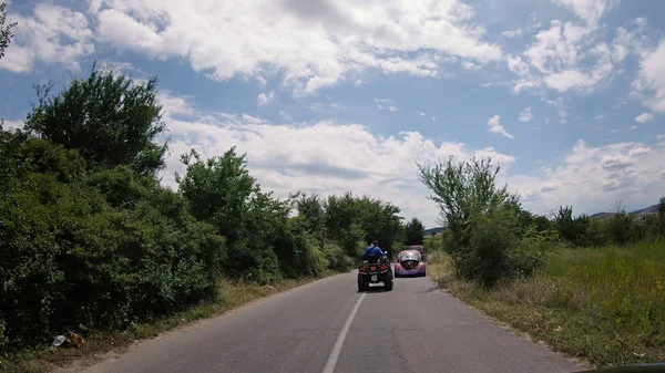 Kocani Macedônia Junho 2018 Dirigindo Pov Estrada Rural Com Atv — Fotografia de Stock