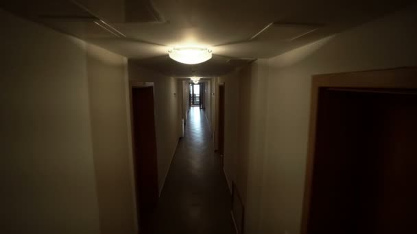 Pov Otel Koridordan Yürümek — Stok video