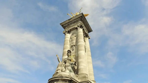 Paris Alexander Iii Bridge Golden Statue Closeup View Blue Sky — Stock Photo, Image