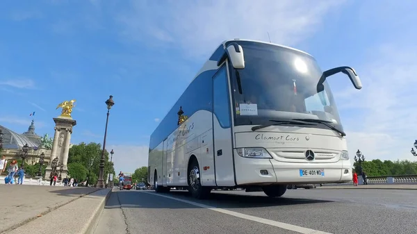 Paris Frankrike Maj 2017 Trafic Bilar Och Bussar Över Alexander — Stockfoto