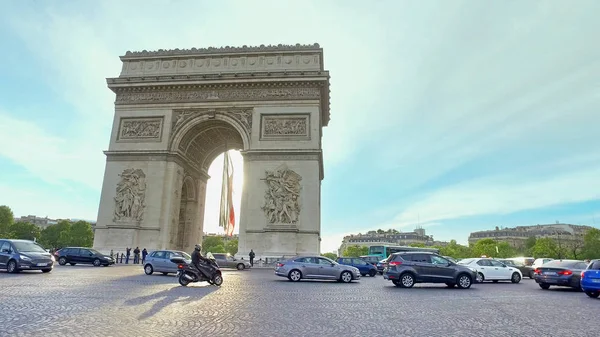 Paris França Por Volta Maio 2017 Tráfego Torno Famoso Arco — Fotografia de Stock