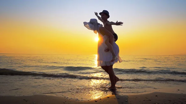 Família Divertindo Praia Férias Viagem Férias Verão Jovem Menino Feliz — Fotografia de Stock