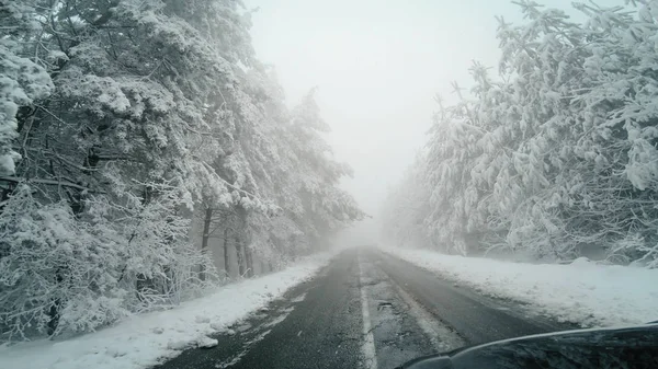 Bilen Kör Vinterväg Snöstorm Pov — Stockfoto