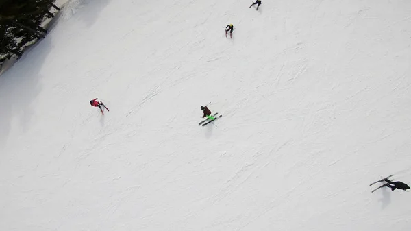 Veduta Aerea Dello Sciatore Carving Pista Sci Montagna Alta Velocità — Foto Stock