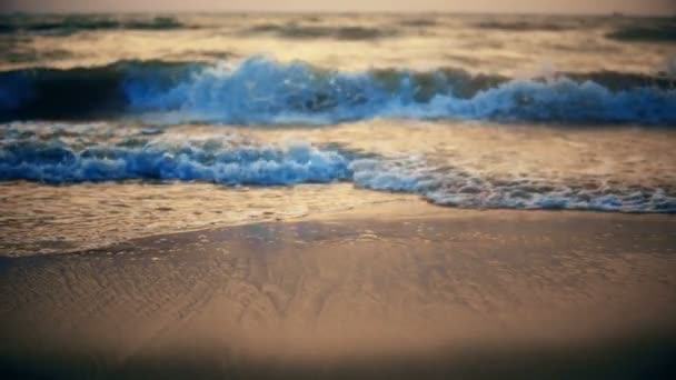 Ondas Ásperas Com Vista Para Pôr Sol Mar Trópico Slow — Vídeo de Stock