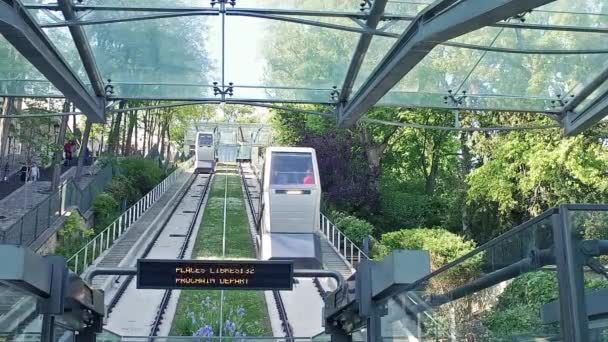 Elevador Transporte Funicular Paris Caminho Para Sacre Coeur Igreja Low — Vídeo de Stock