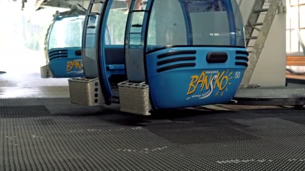 Gondola Cabin Cable Car Station Transporting People Mountain City Centar — Stock Video