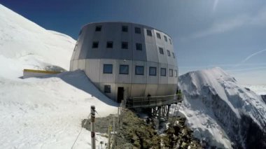 Mont Blanc, Refuge Du Gouter 3835 m, Fransa, Mont Blanc 'a tırmanma girişiminin popüler başlangıç noktası.
