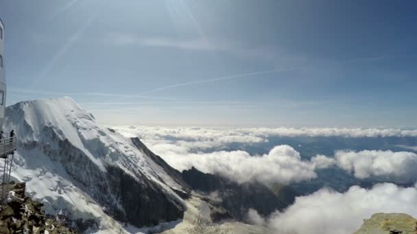 Refuge Gouter 3835 Populär Utgångspunkt För Försöker Bestigning Mont Blanc — Stockvideo