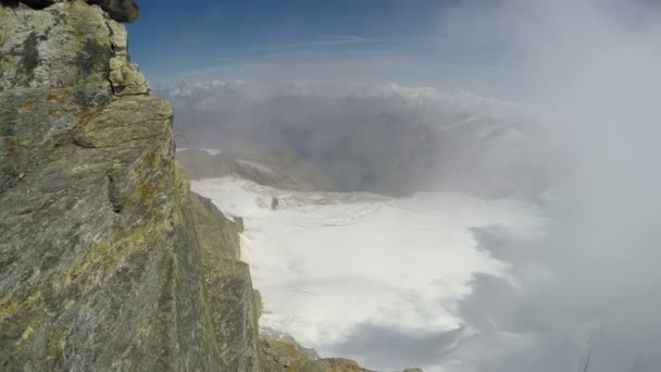Πρώτου Προσώπου Ορειβάτης Αποστολή Gran Paradiso Κορυφής Στις Ιταλικές Άλπεις — Αρχείο Βίντεο