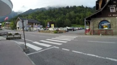 Fransız Alpleri'ndeki Mont Blanc'a giden Expediton'daki Bionnassay buzul yolu üzerindeki Bellevue teleferik başlangıç noktası