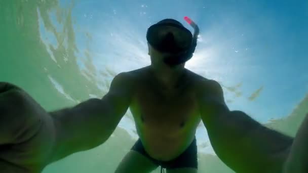 Greetings Diver Snorkel Mask Waving Hand Underwater Backlit Summer Sun — Stock Video
