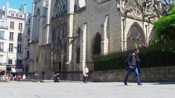 Tourist People Church Saint Severin Slow Motion Far Notre Dame — Stock Video