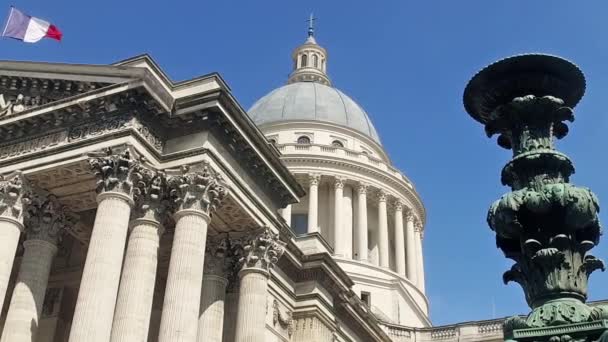 Detail Pantheon Exterior Architecture Dome French Flag Waving Slow Motion — Stock Video