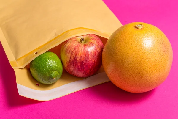 Enveloppe Bulle Rembourrée Aux Fruits — Photo