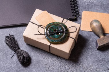 Hediye kutusu düğmesini kullanarak kaydırma.