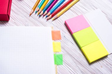 Defter ve sayfa marker ile sabit dizi