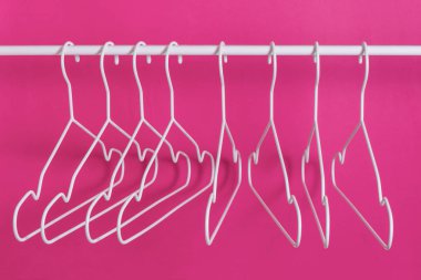 Boş metal askı çubuğu