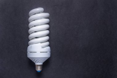 enerji tasarruflu lamba renkli adam