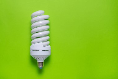 enerji tasarruflu lamba renkli adam