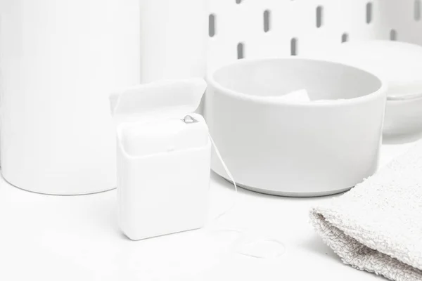 White Dental Floss Bathroom Table — 스톡 사진