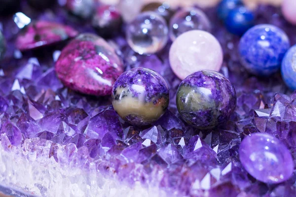 Round gemstone balls for crystal healing — Stock Photo, Image