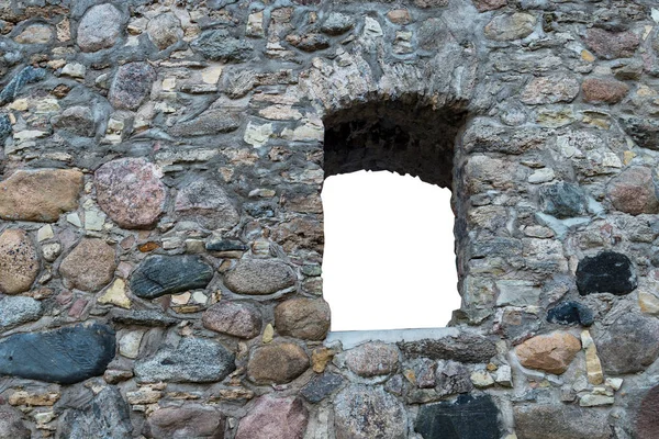 Janela na parede de pedra, isolada — Fotografia de Stock