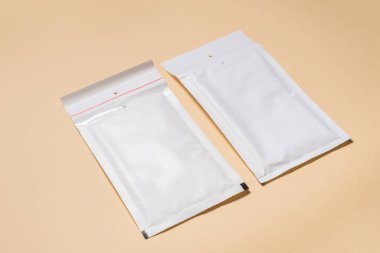 Posta taşımacılığı için beyaz kağıt baloncuk zarfları