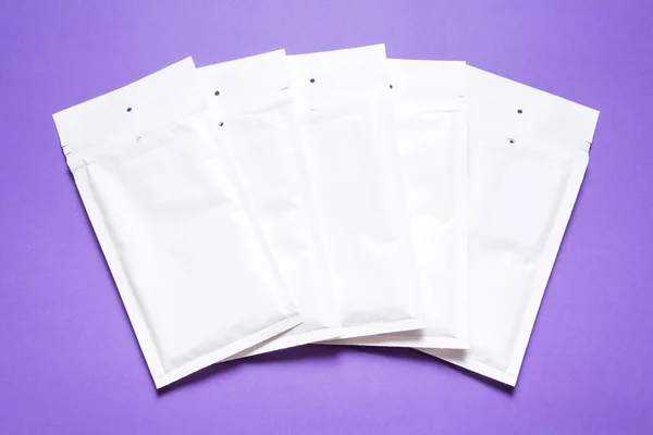 Conjunto Sobres Burbuja Papel Blanco Para Envío Postal —  Fotos de Stock