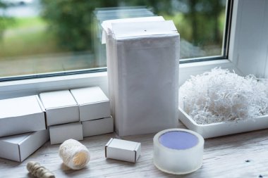 Posta taşımacılığı için beyaz kağıt baloncuk zarfları