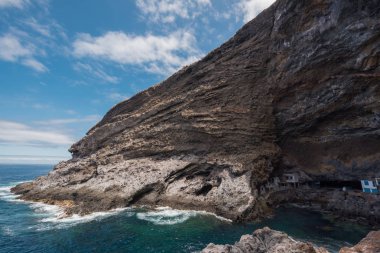 Gizli turistik cazibe korsan evlerde, El Poris de Candelaria, La Palma Adası, Kanarya Adaları, İspanya mağara.