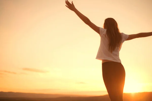 Woman Open Arms Sunset Concept Healthy Life — Stock Photo, Image