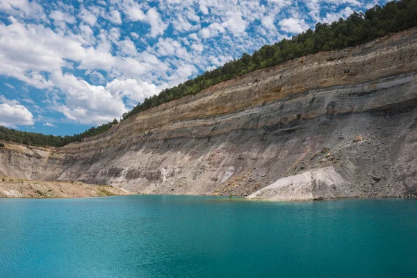 Τυρκουάζ Λίμνη Ένα Ανοικτό Ορυχείο — Φωτογραφία Αρχείου