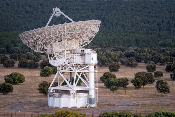 Grande Antenna Parabola Del Radiotelescopio — Foto Stock